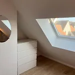 Duplex, 300 M De La *