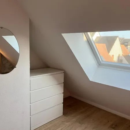 Duplex, 300 M De La *